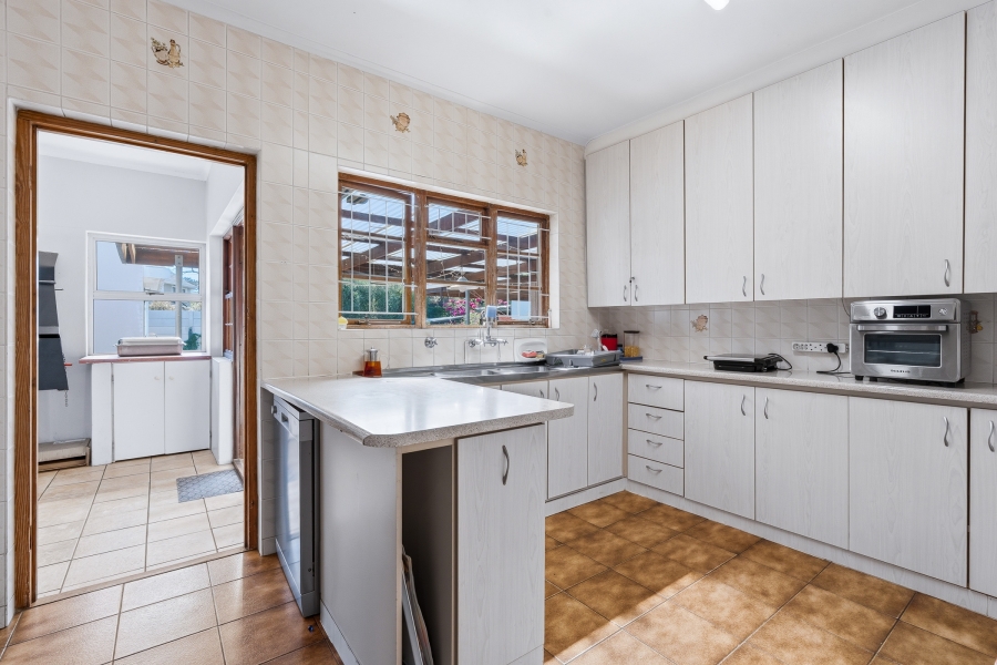 3 Bedroom Property for Sale in Pinelands Western Cape